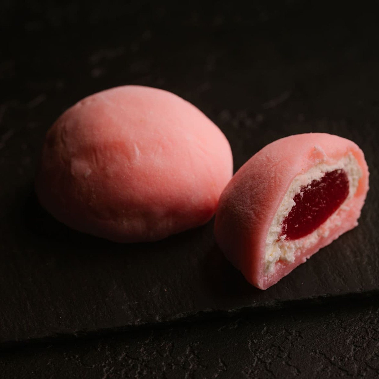 Моти с клубникой